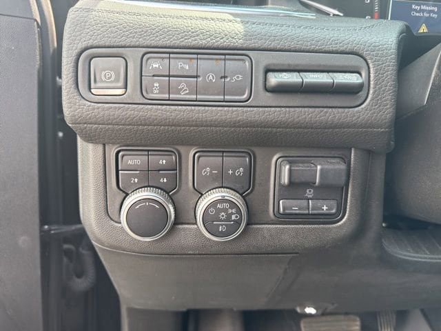 Used 2021 GMC Yukon Denali w/ Denali Premium Package AWD/4WD image 19