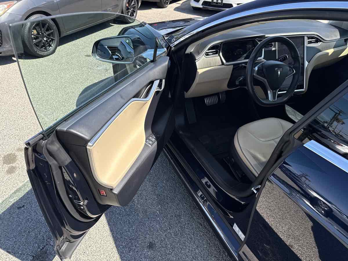 Used 2012 Tesla Model S Performance RWD image 6