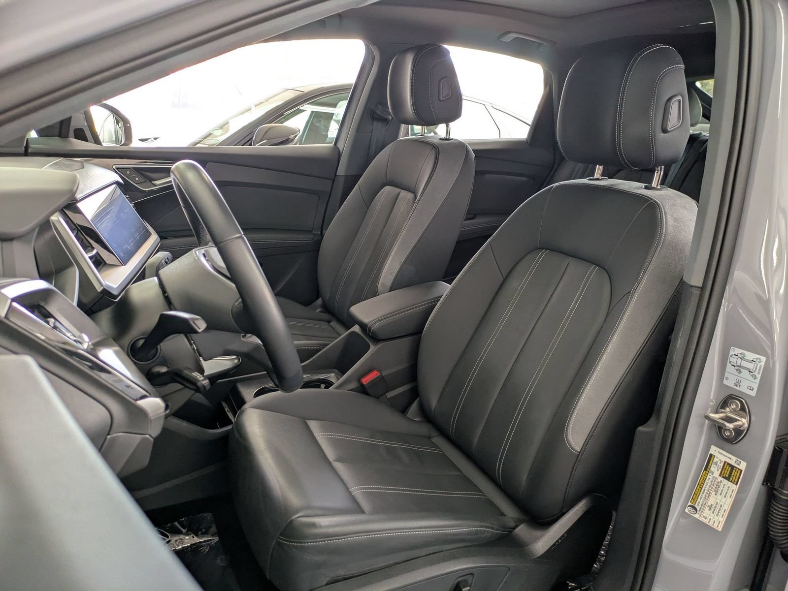 Used 2023 Audi Q4 e-tron Premium w/ Convenience Package AWD/4WD image 29