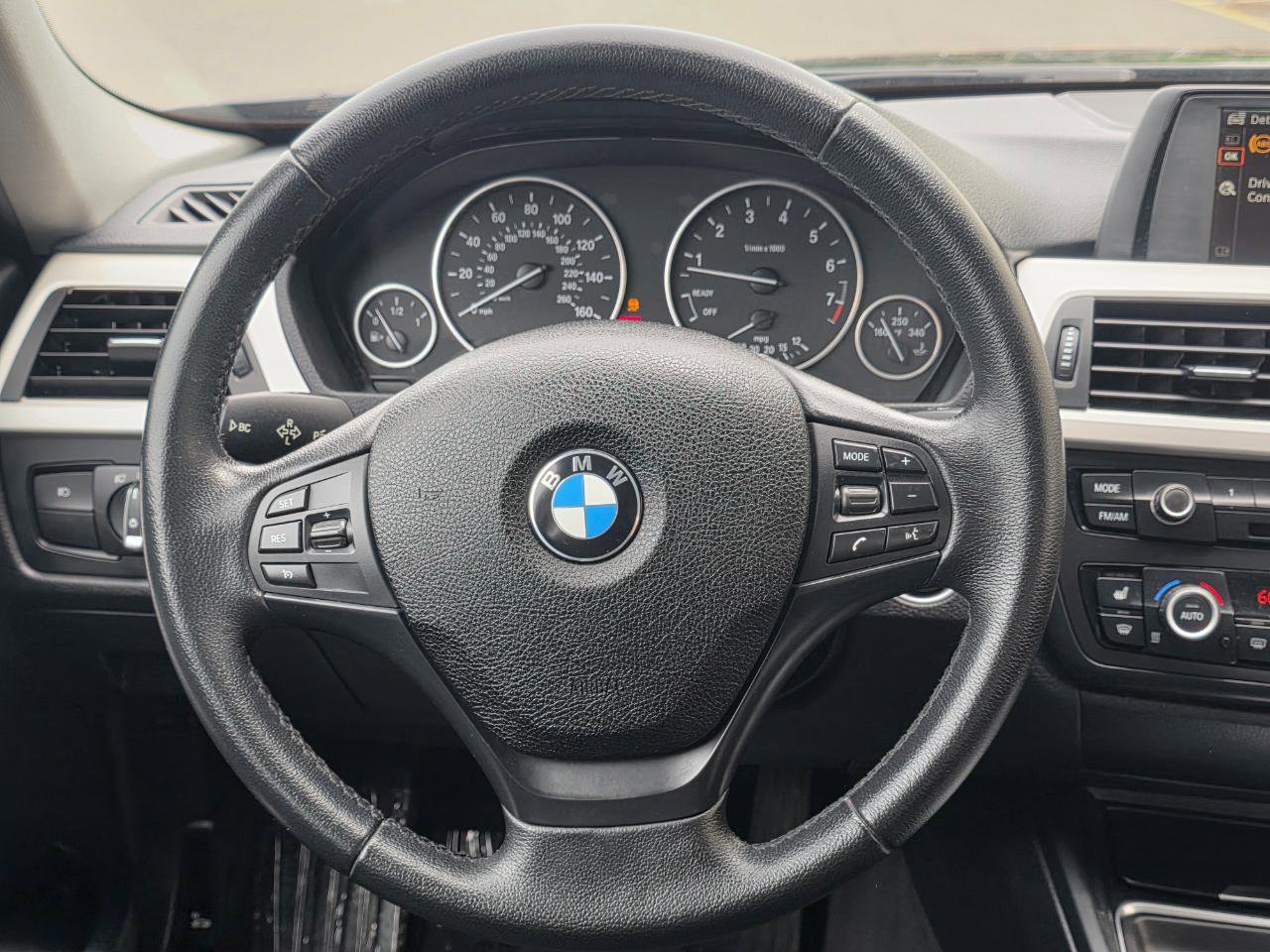 Used 2014 BMW 320i xDrive Sedan AWD/4WD image 18