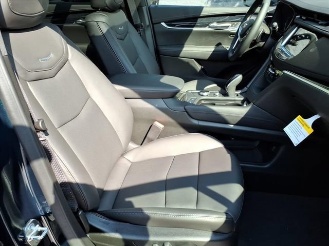 New 2025 Cadillac XT5 Premium Luxury w/ LPO, Floor Liner Package image 23