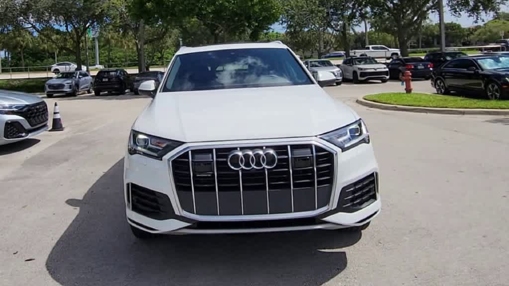 Certified 2023 Audi Q7 2.0T Premium Plus AWD/4WD image 3