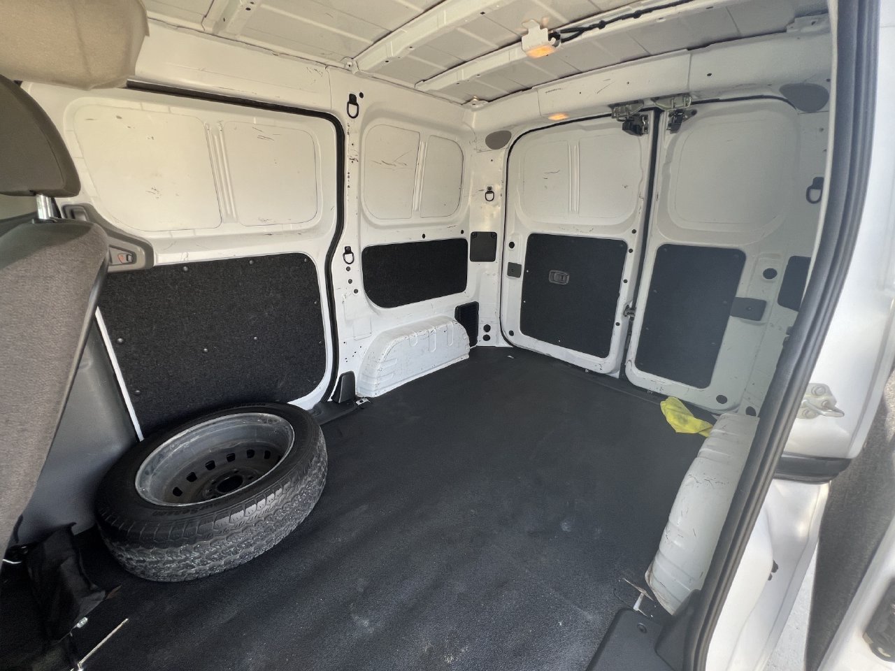 Used 2021 Nissan NV200 S FWD image 9
