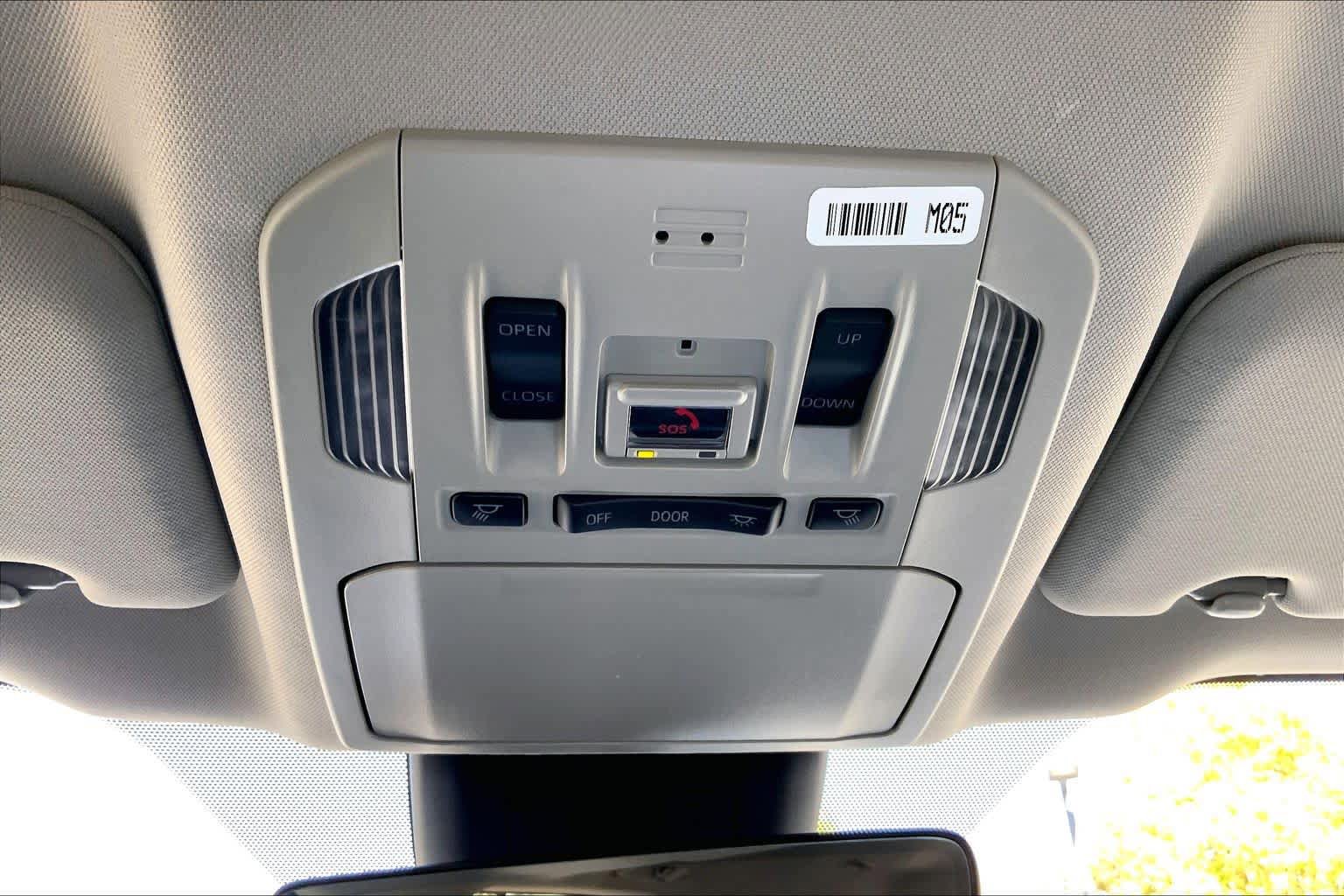 Used 2023 Toyota Highlander Limited FWD image 33