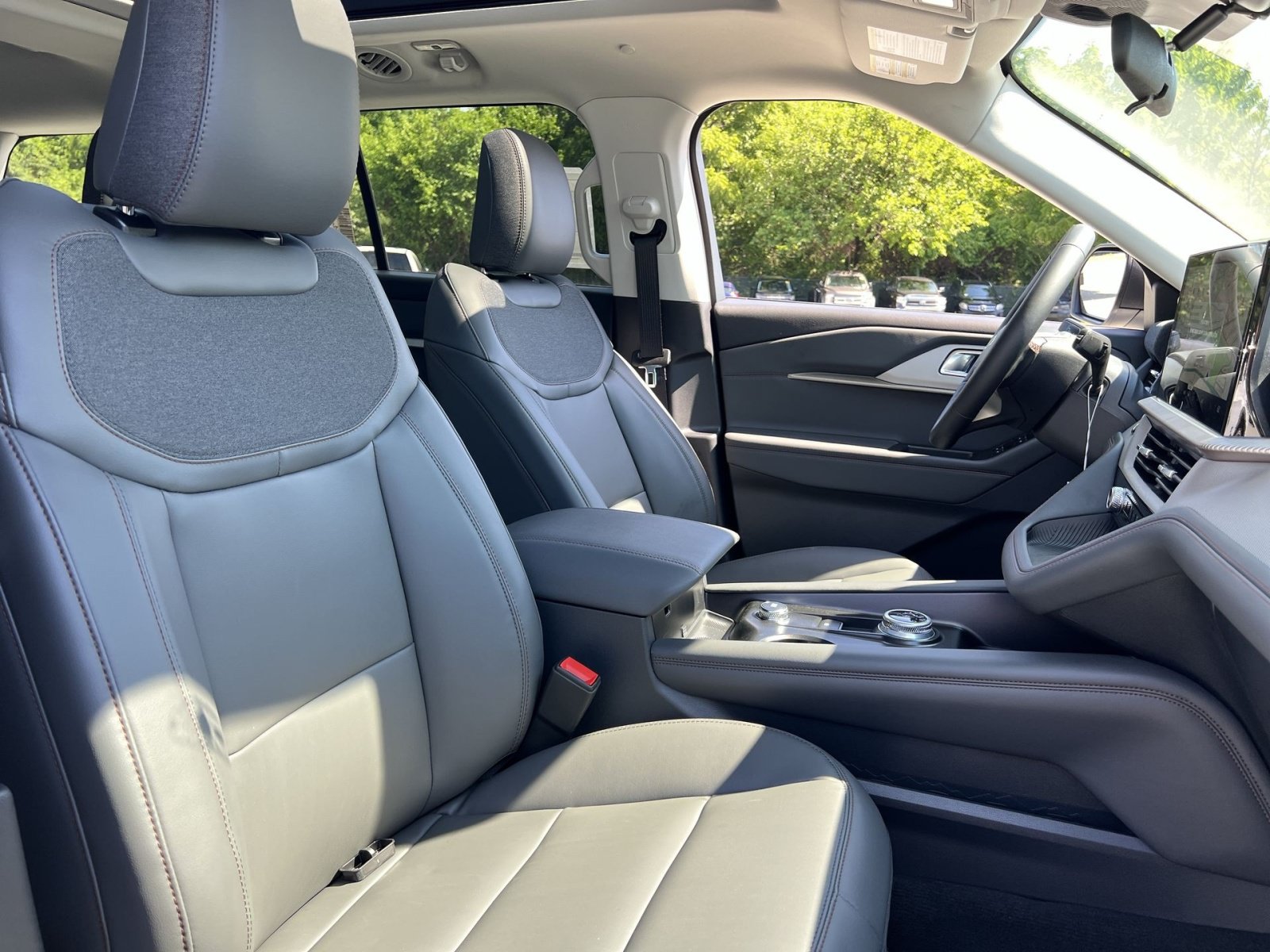 New 2026 Ford Explorer Active w/ Active Comfort Package AWD/4WD image 34
