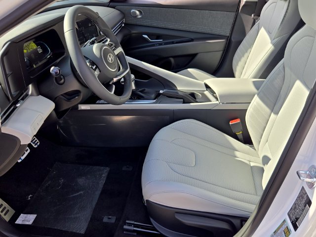 New 2026 Hyundai Elantra SEL Sport FWD image 5