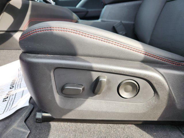 Used 2025 Chevrolet Colorado Z71 w/ Technology Package image 34