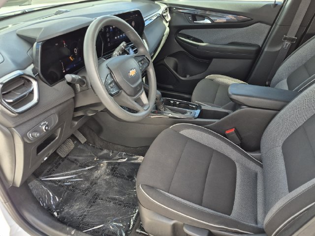 Used 2025 Chevrolet TrailBlazer LT FWD image 24