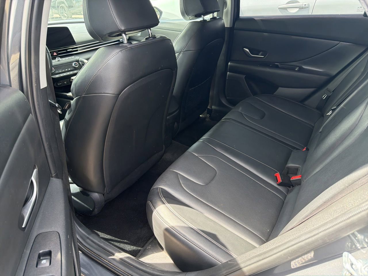 Used 2023 Hyundai Elantra Limited FWD image 8