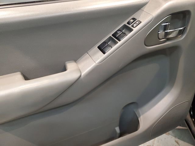 Used 2014 Nissan Frontier SV w/ SV Value Truck Package image 12