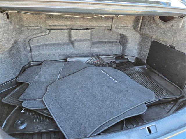 Used 2017 Toyota Avalon Limited image 18