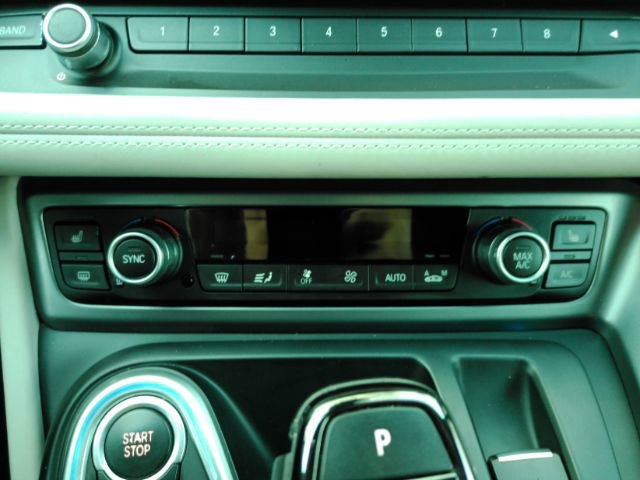 Used 2015 BMW i8 image 40