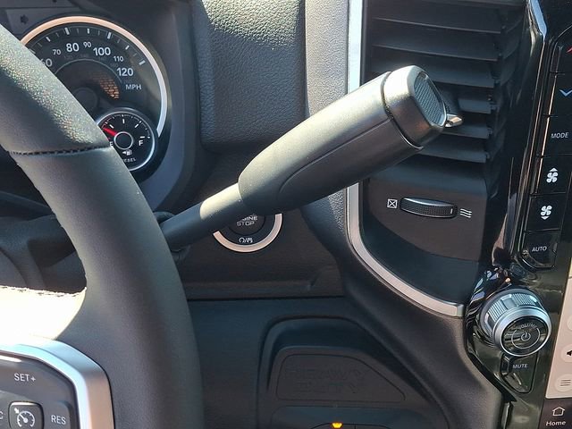 Used 2025 RAM 5500 4x4 Crew Cab image 14