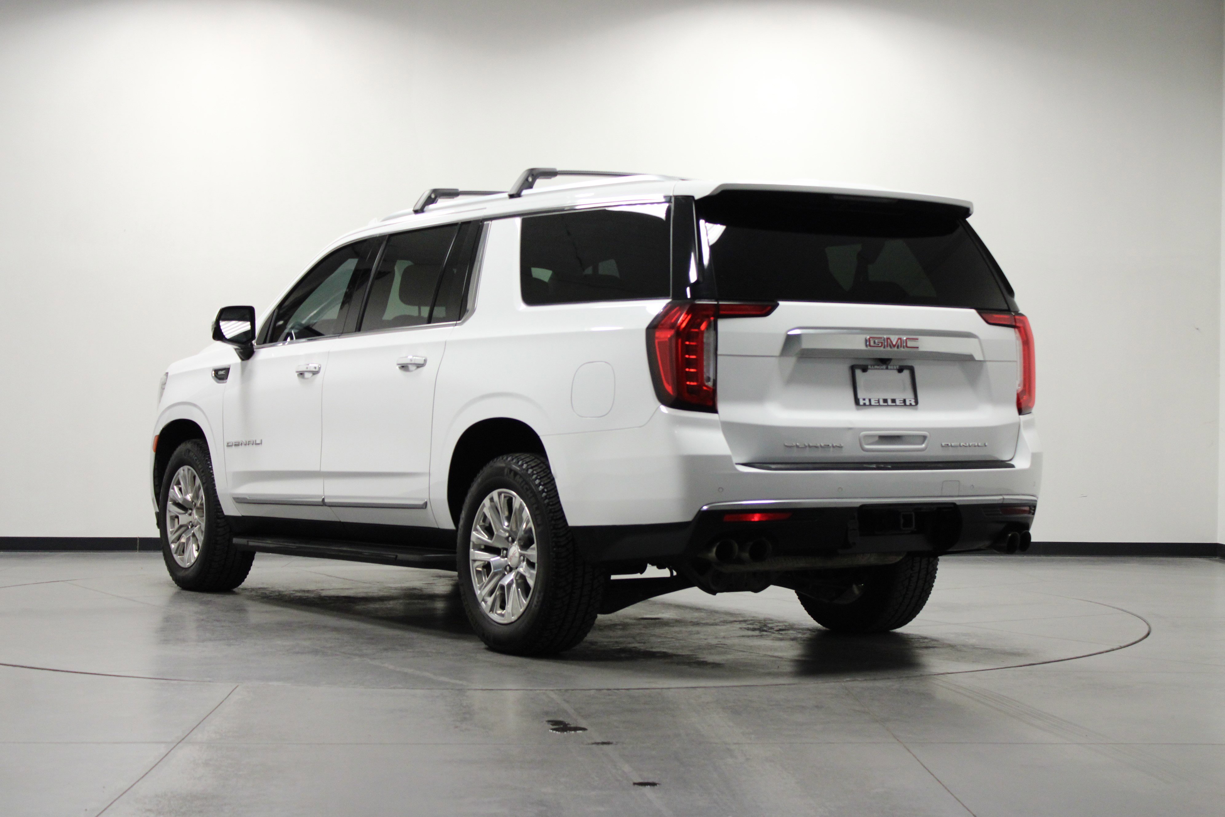 Used 2021 GMC Yukon XL Denali image 6