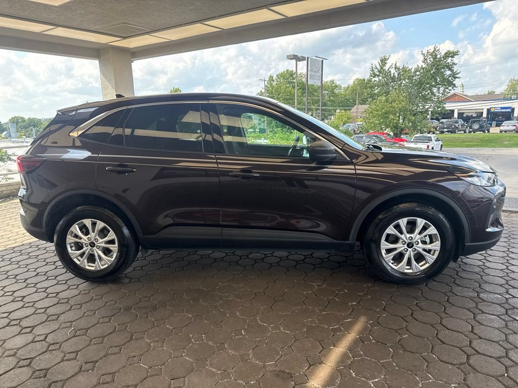 Used 2023 Ford Escape Active AWD/4WD image 5