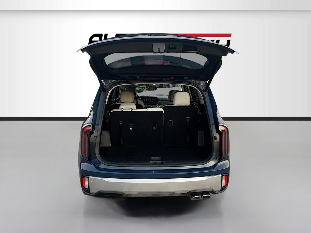 Used 2023 Kia Telluride EX w/ EX Captain's Chair Package FWD image 28