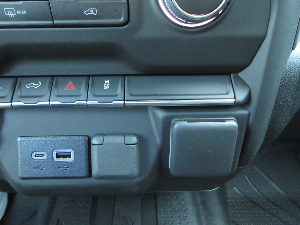 New 2026 Chevrolet Silverado 1500 Custom w/ Turbomax Blackout Package AWD/4WD image 29