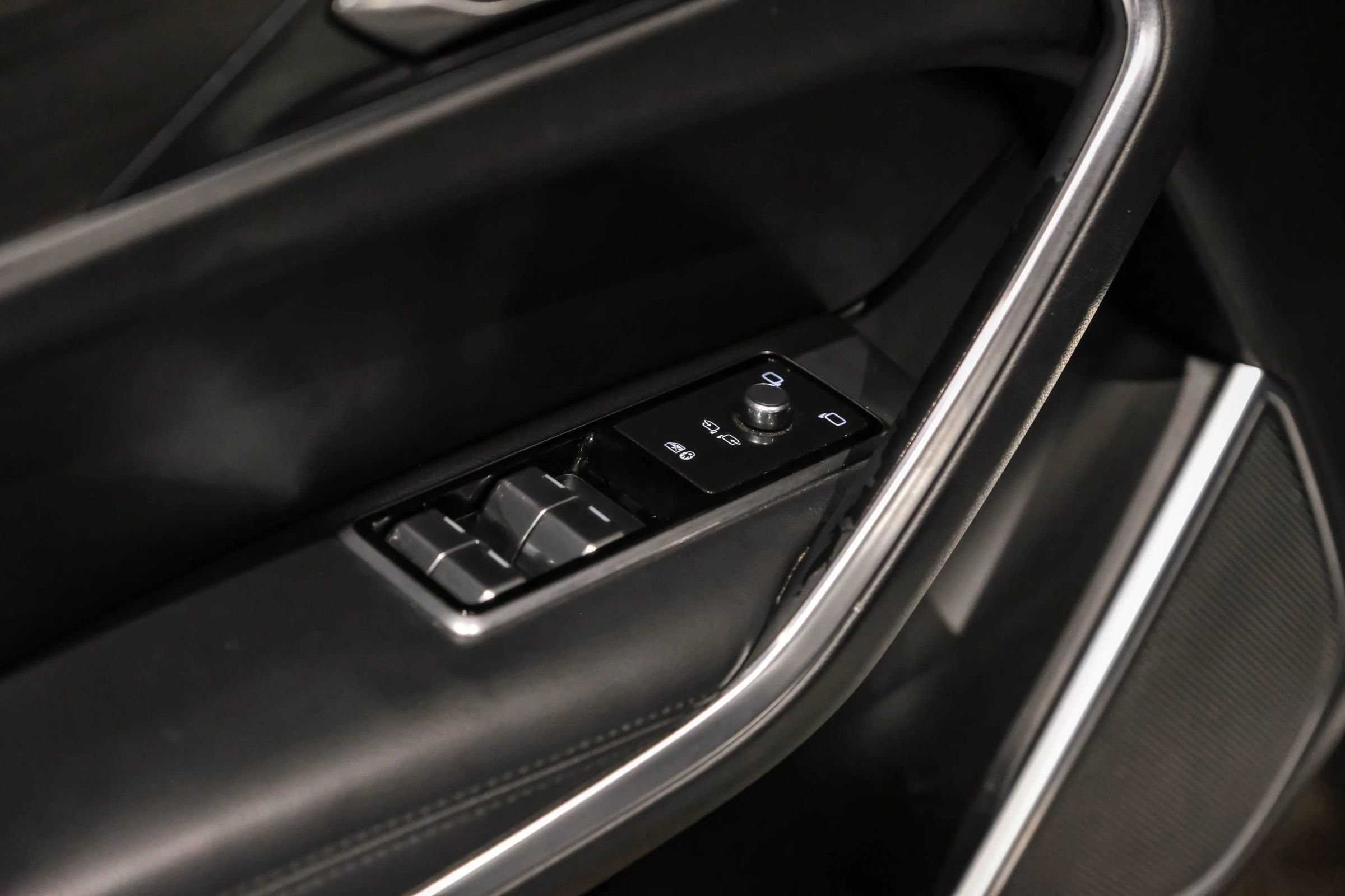 Used 2021 Jaguar F-PACE S image 41