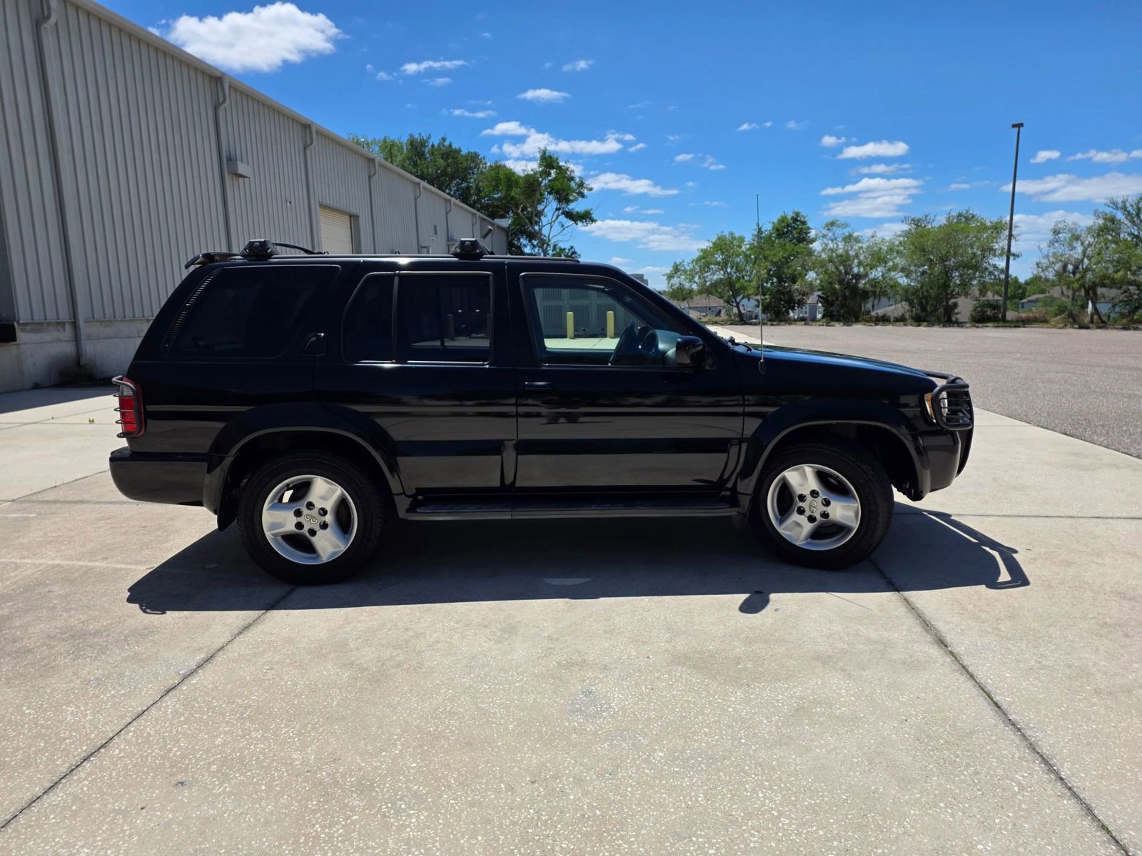 Used 2001 INFINITI QX4 2WD image 5