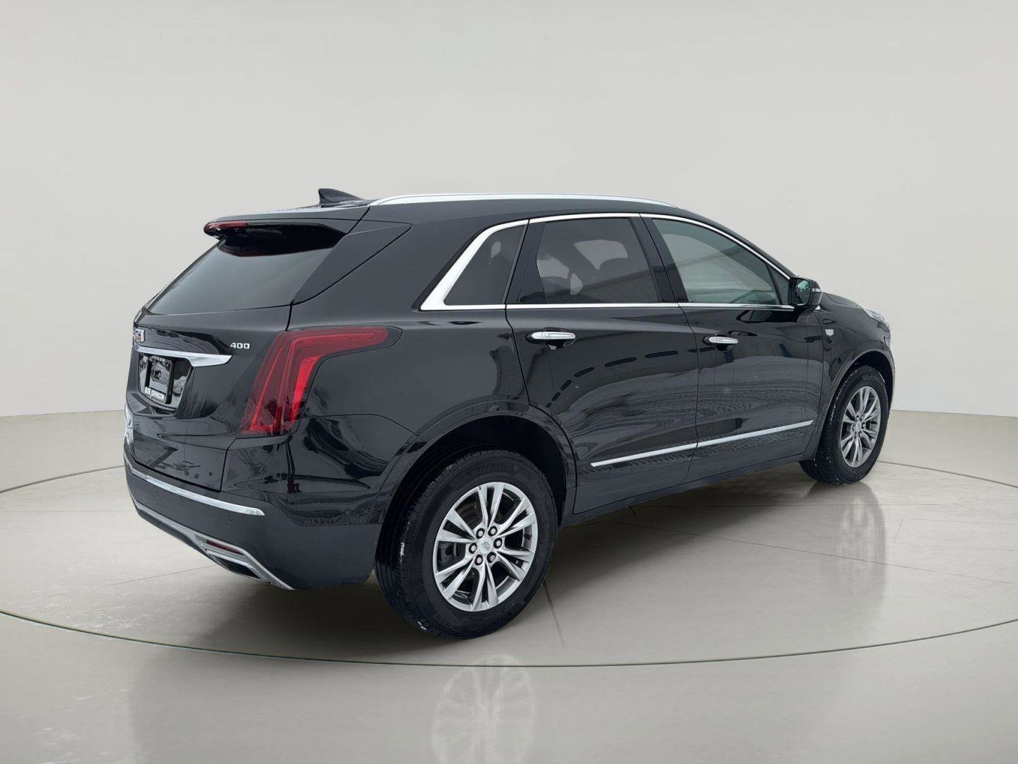 Used 2022 Cadillac XT5 Premium Luxury w/ Technology Package image 3