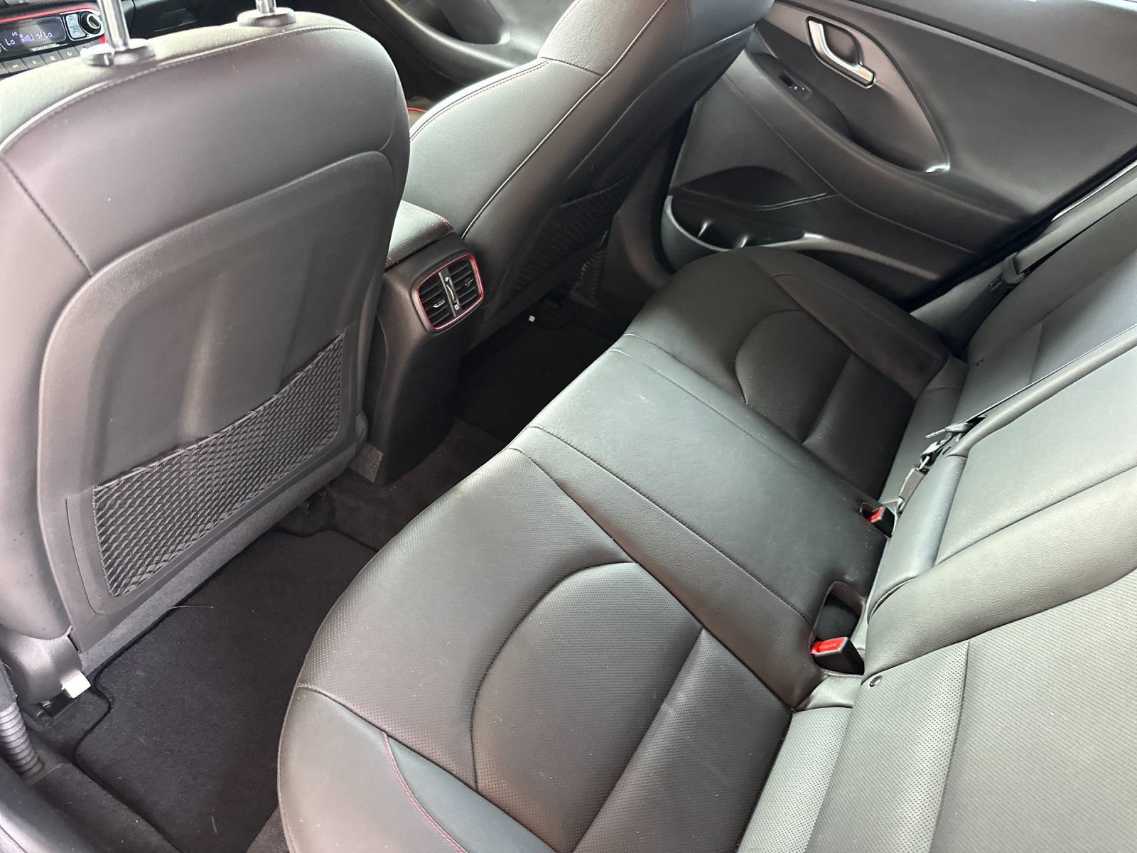 Used 2018 Hyundai Elantra GT Sport FWD image 12