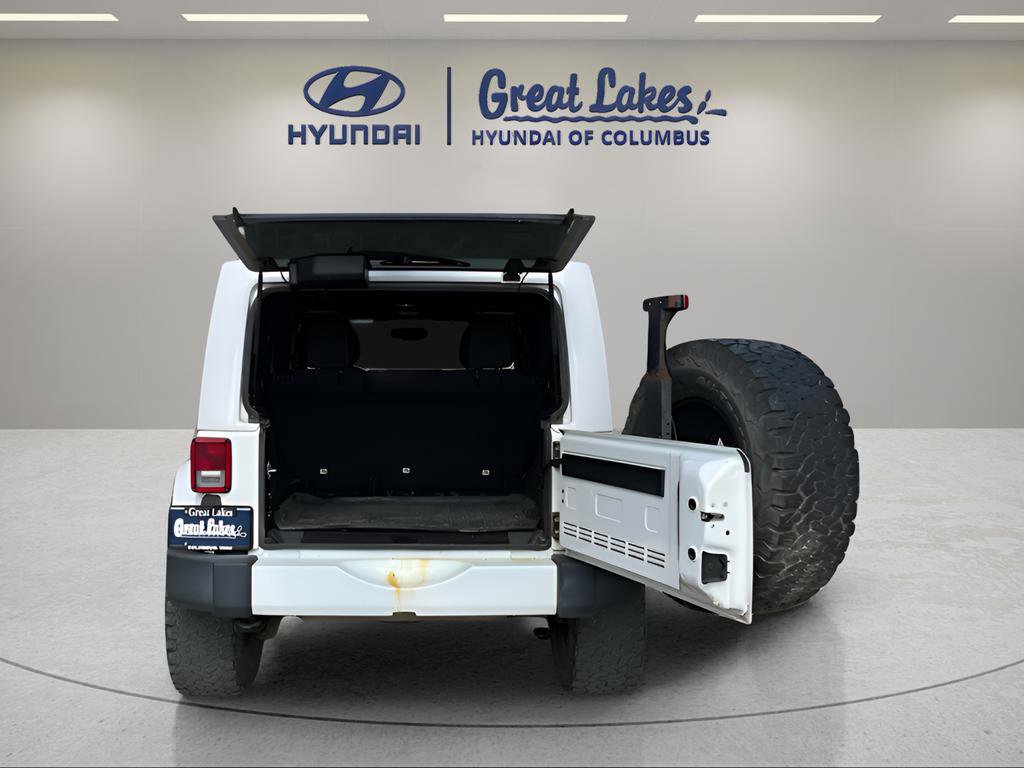 Used 2016 Jeep Wrangler Unlimited Sahara w/ Connectivity Group image 11