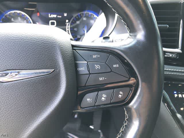 Used 2021 Chrysler Pacifica Touring-L w/ S Appearance Package AWD/4WD image 28