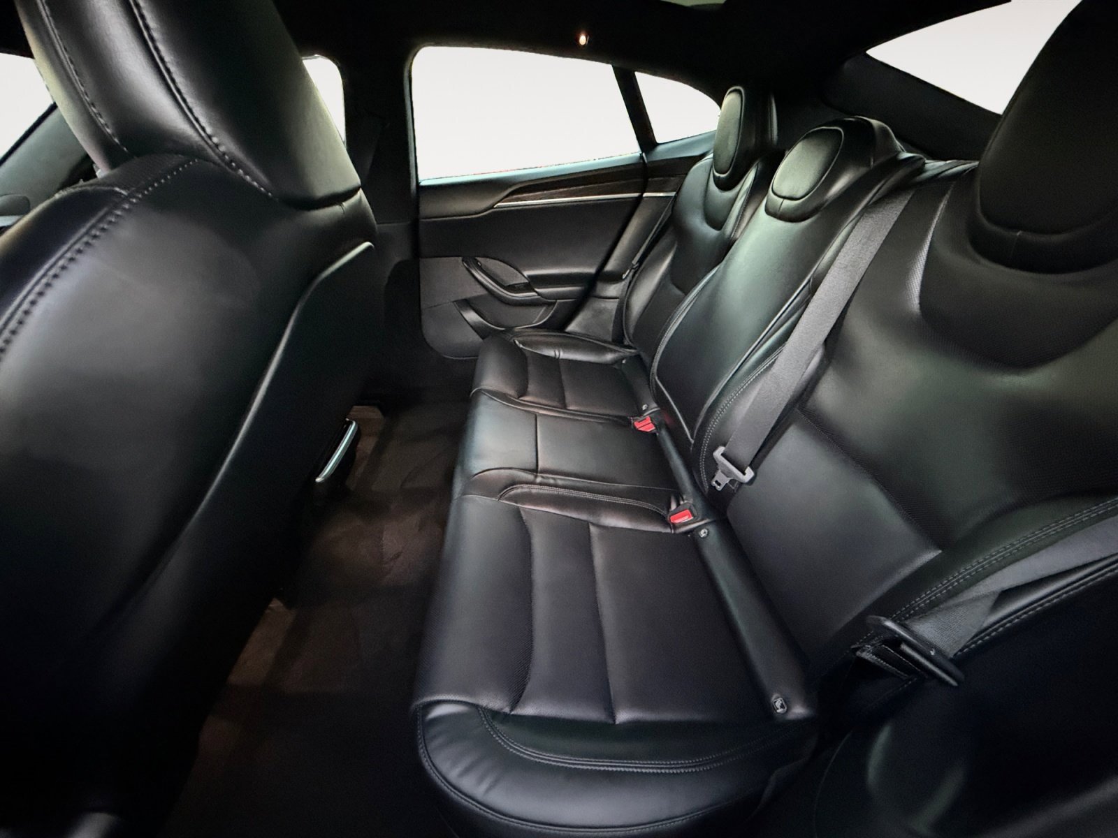 Used 2022 Tesla Model S image 18