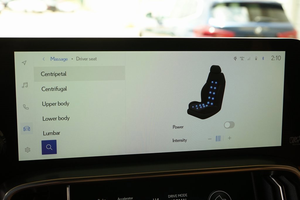 Used 2025 Lexus LX 600 4WD w/ Luxury Package image 16