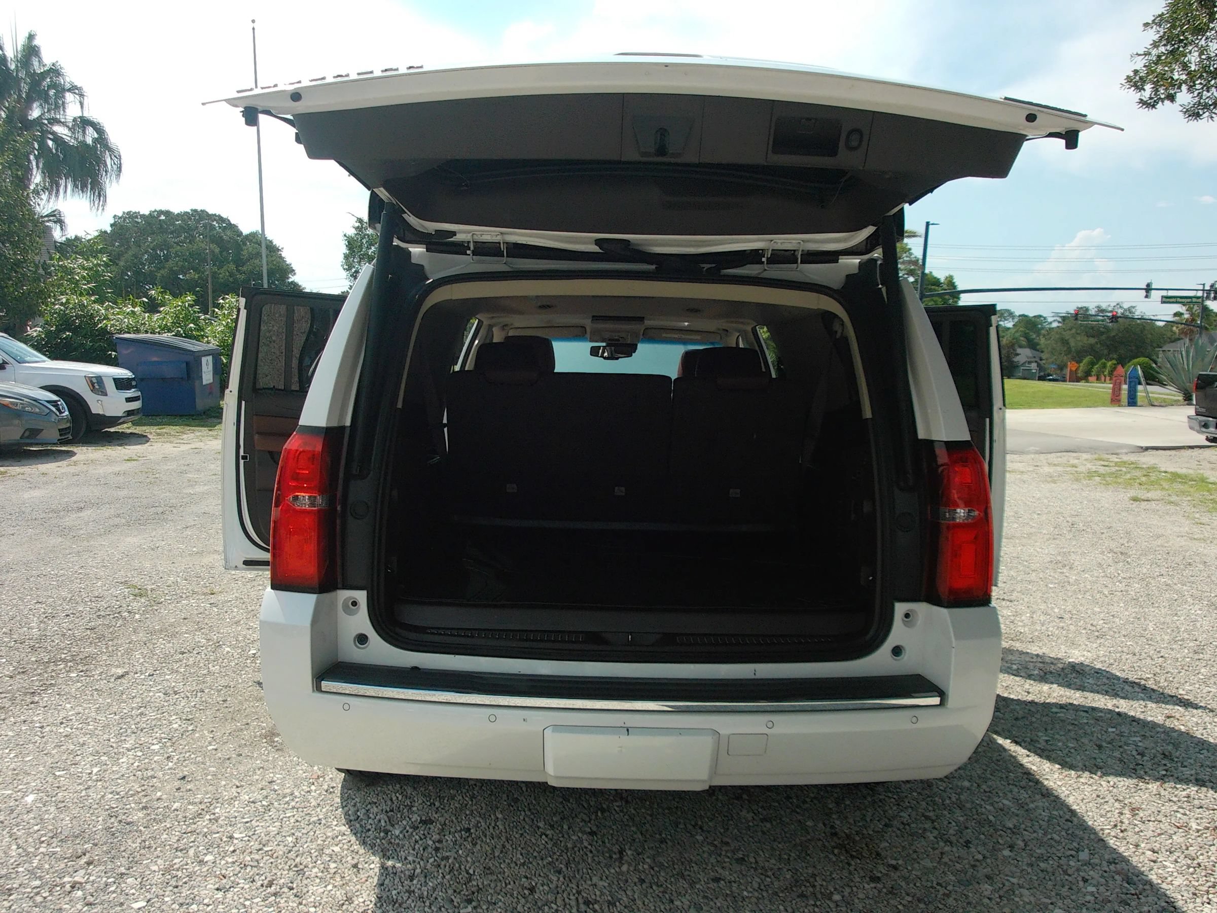 Used 2017 Chevrolet Suburban Premier RWD image 35