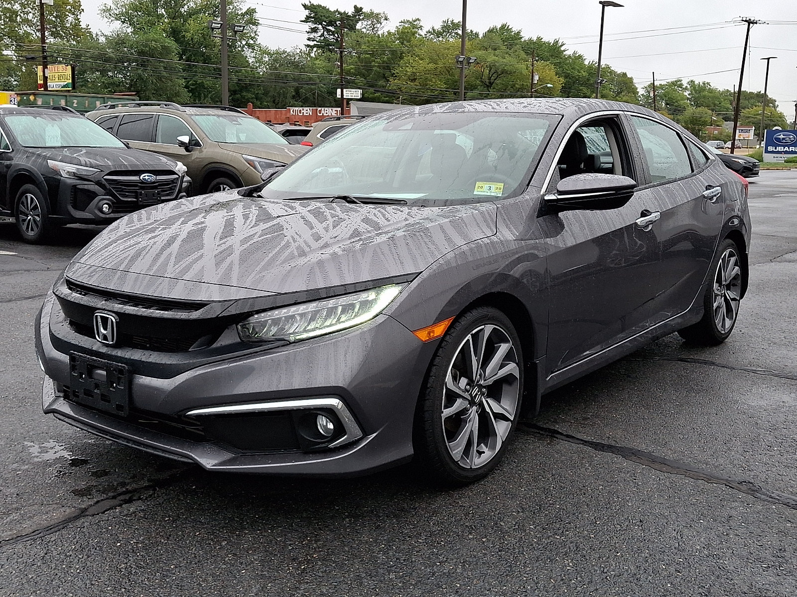 Used 2019 Honda Civic Touring image 3