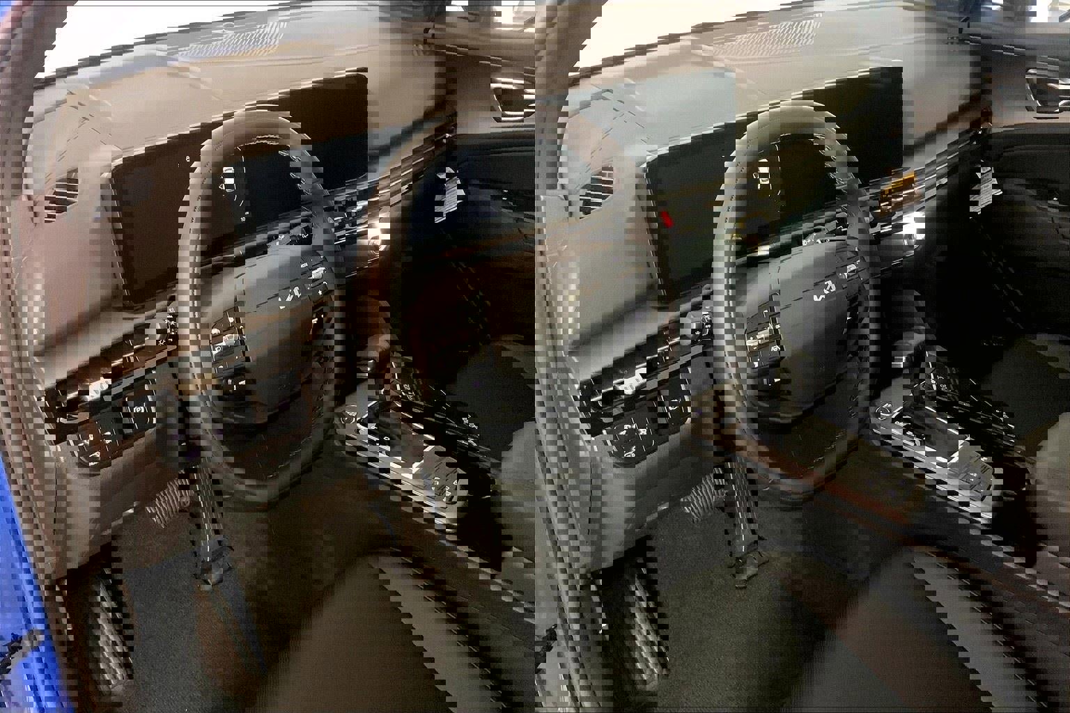 New 2026 Kia Sportage X-Line w/ X-Line Technology Package image 7