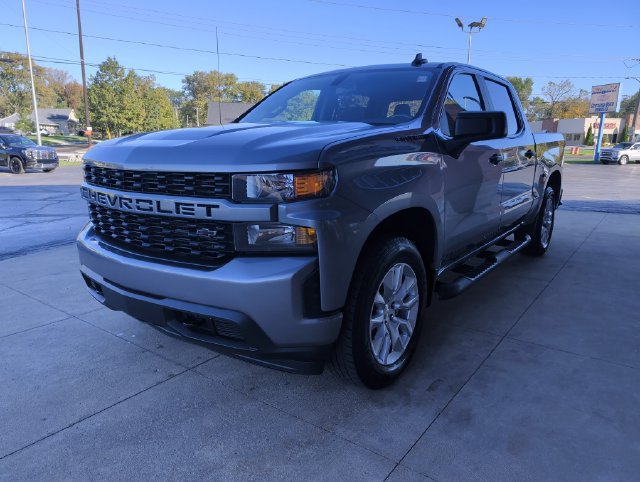 Used 2021 Chevrolet Silverado 1500 Custom w/ LPO, Dark Essentials Package AWD/4WD image 4