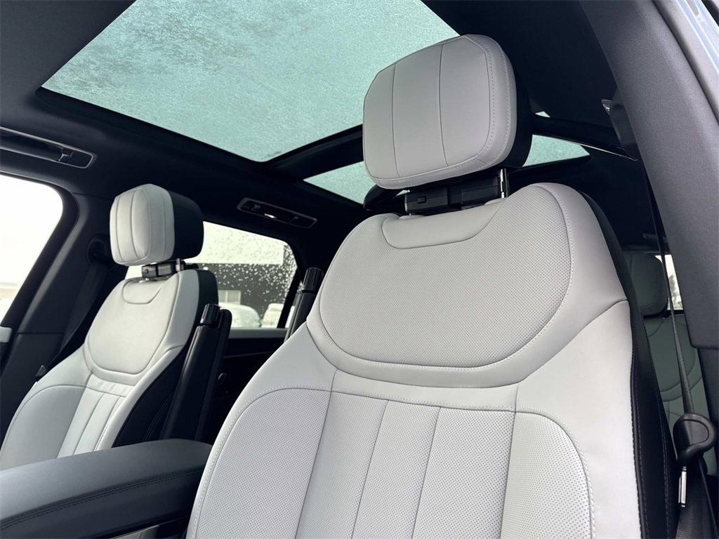 New 2026 Land Rover Range Rover Sport Dynamic SE image 18