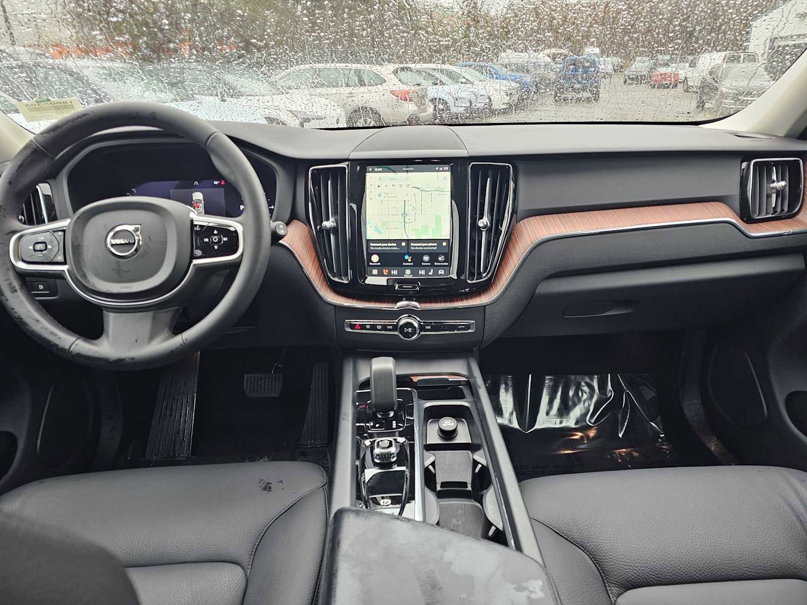 Certified 2024 Volvo XC60 T8 Plus w/ Protection Package Premier image 14