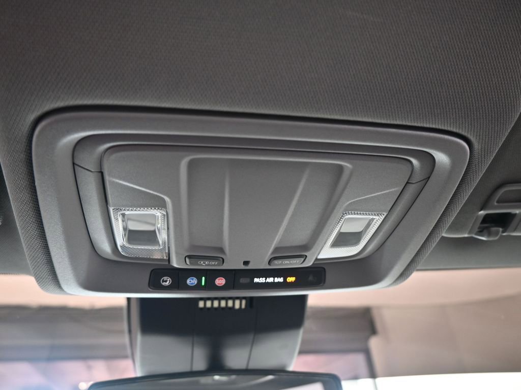 Used 2022 Chevrolet Silverado 1500 Custom image 29