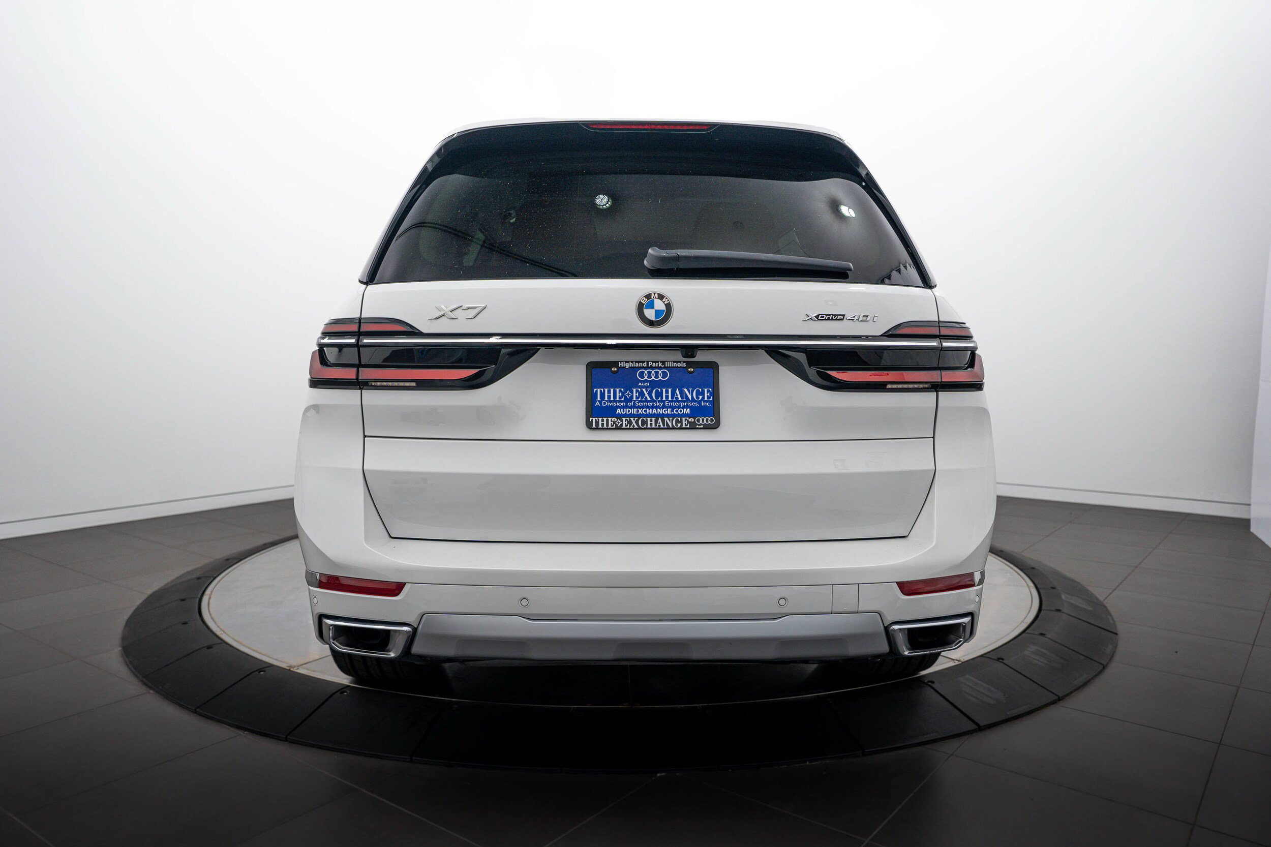 Used 2023 BMW X7 xDrive40i w/ Parking Assistance Package AWD/4WD image 22