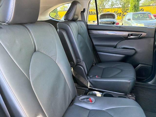 Used 2021 Toyota Highlander Limited AWD/4WD image 27