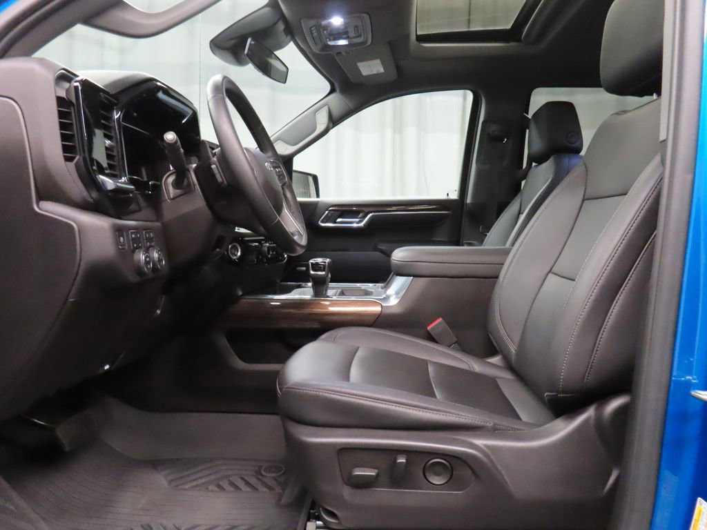 Used 2024 Chevrolet Silverado 1500 RST AWD/4WD image 12