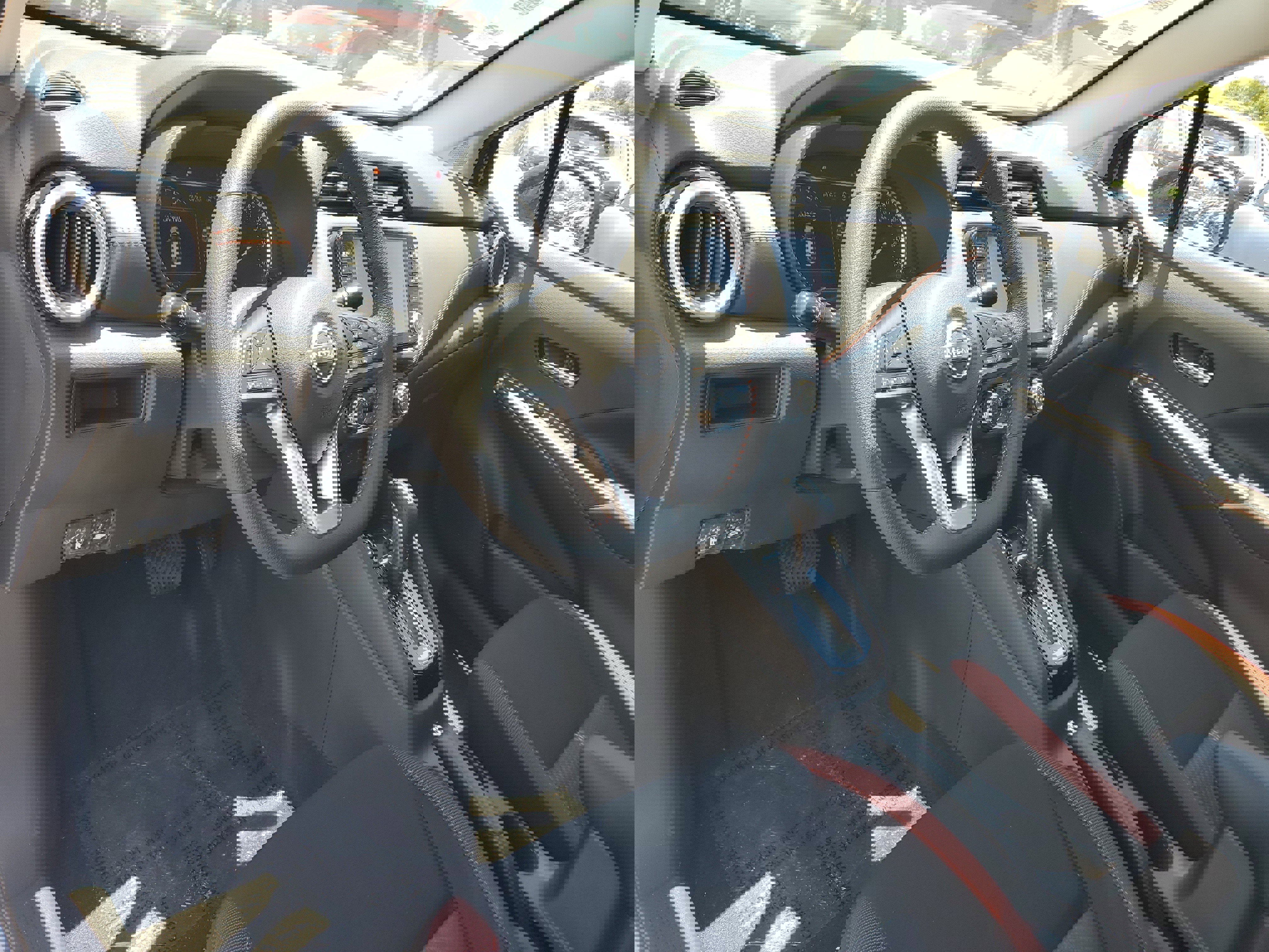 New 2025 Nissan Versa SR w/ Trunk Package image 10