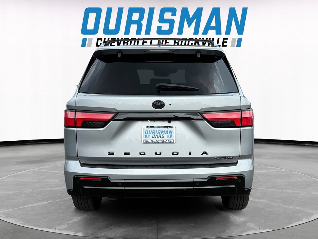 Used 2025 Toyota Sequoia Platinum AWD/4WD image 5