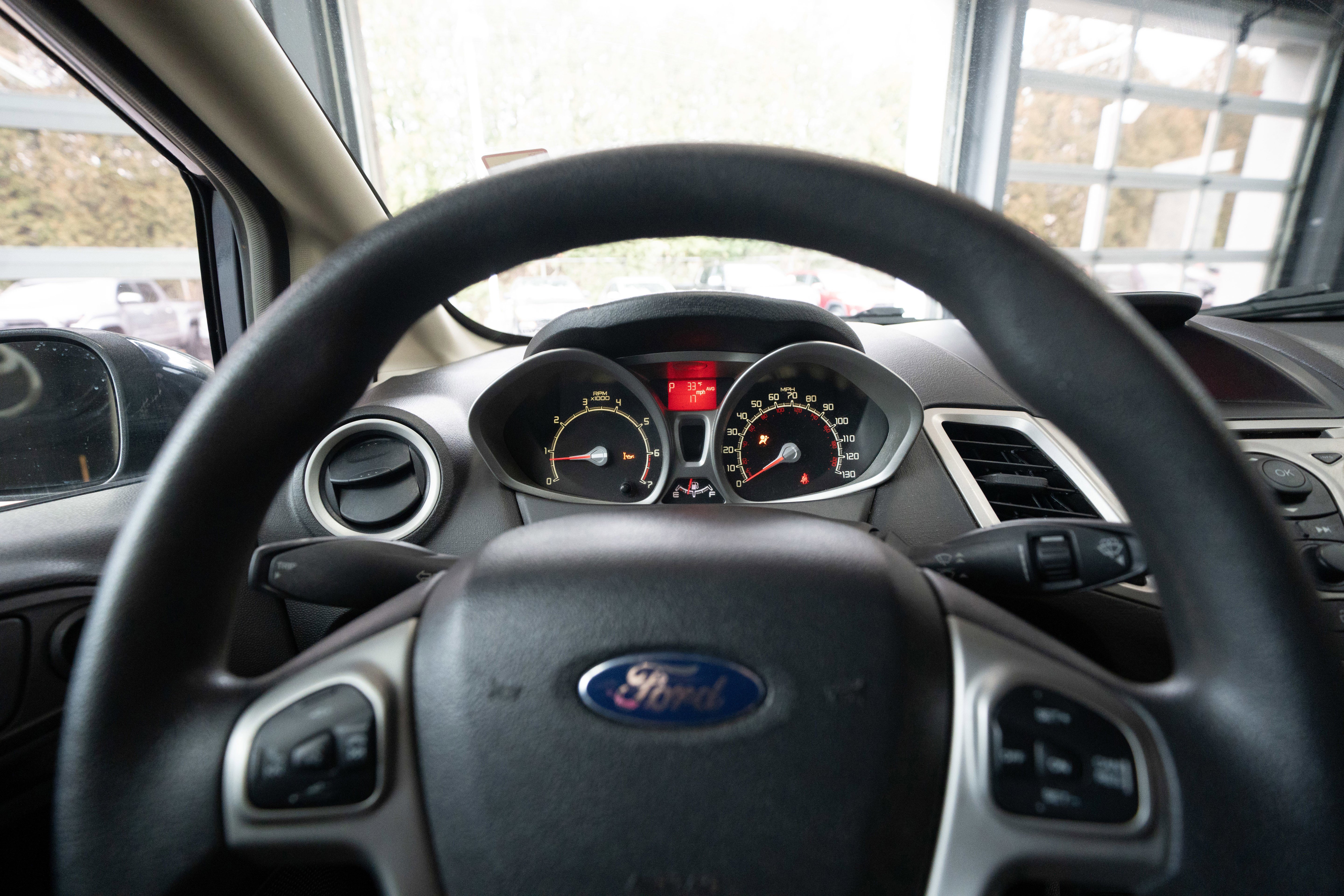 Used 2012 Ford Fiesta SE image 15