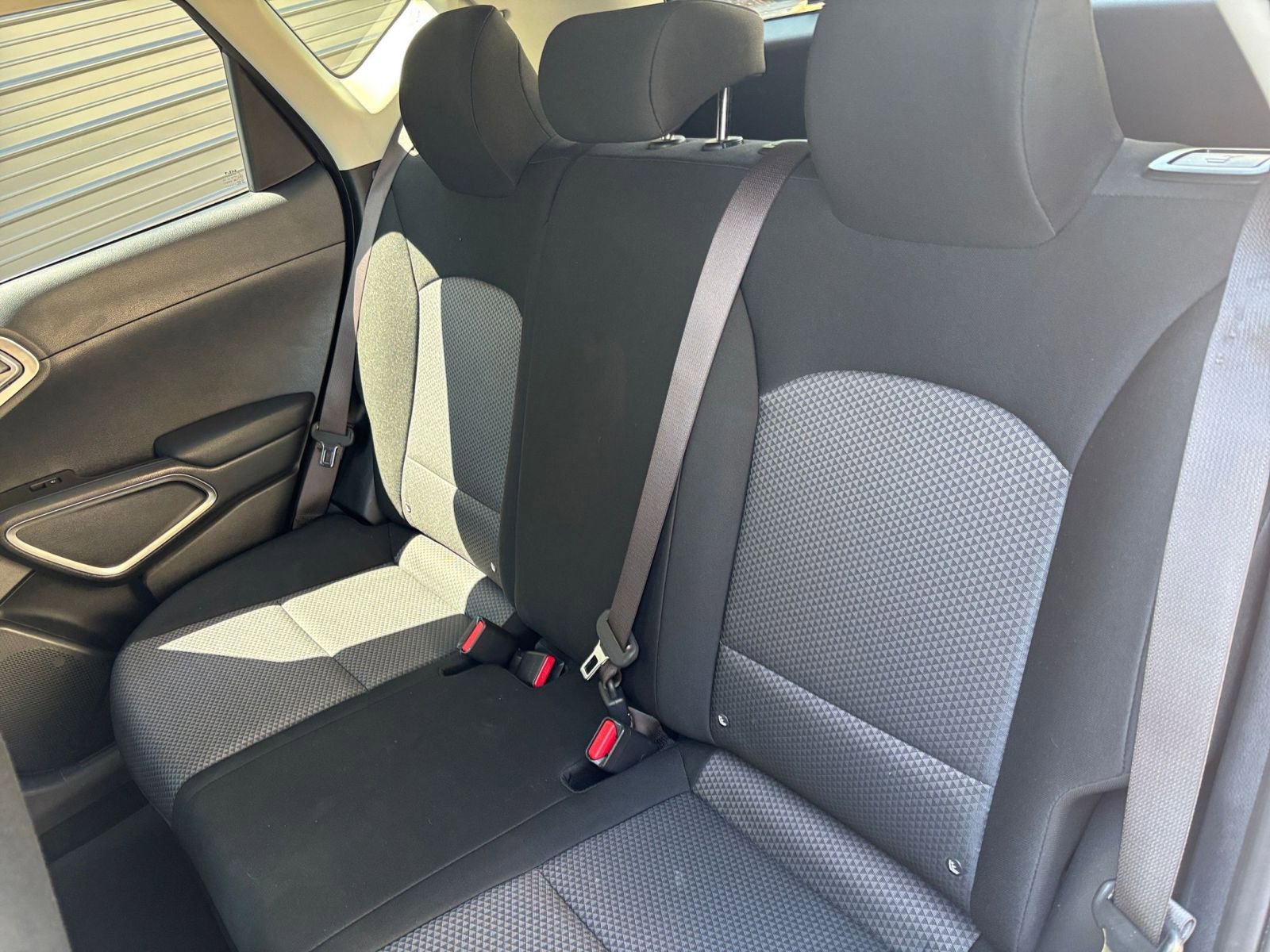 Used 2025 Kia Soul LX w/ LX Technology Package FWD image 33