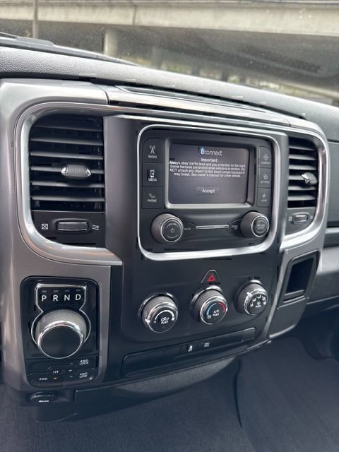Used 2024 RAM 1500 Classic SLT AWD/4WD image 21