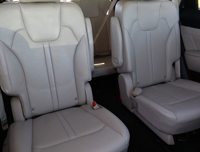 Used 2025 Kia Sorento SX image 21