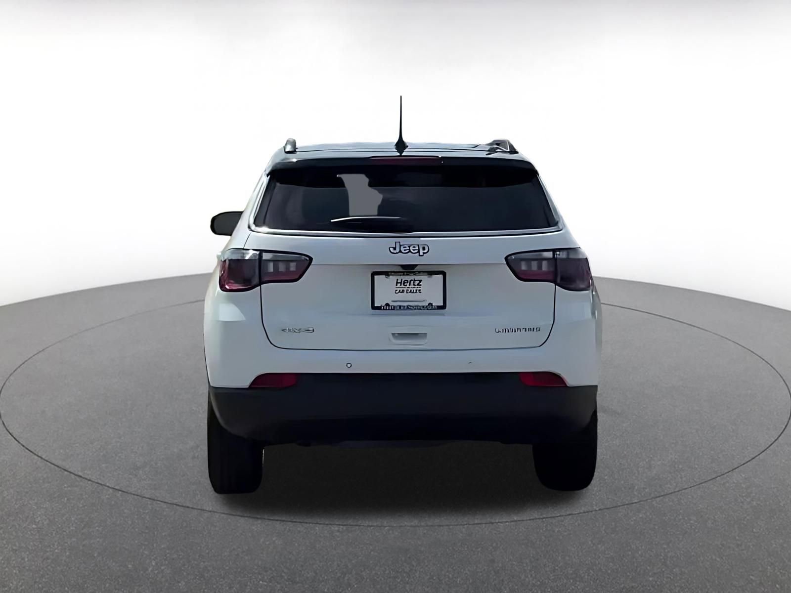 Used 2025 Jeep Compass Limited image 10