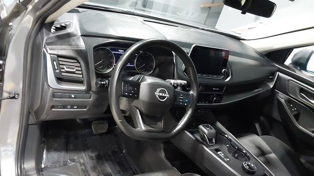 Used 2025 Nissan Rogue SV AWD/4WD image 19
