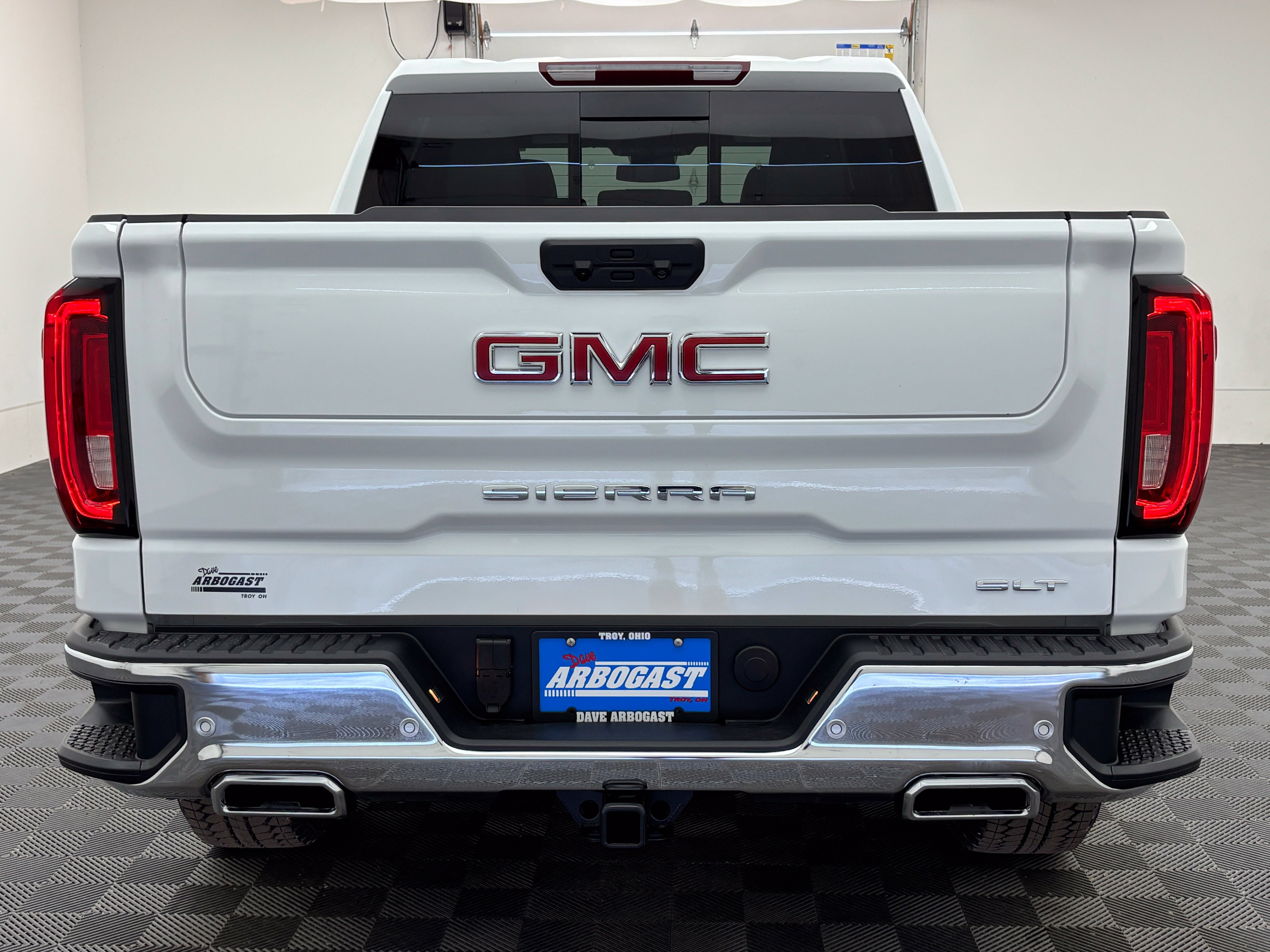 New 2026 GMC Sierra 1500 SLT w/ SLT Premium Package AWD/4WD image 9