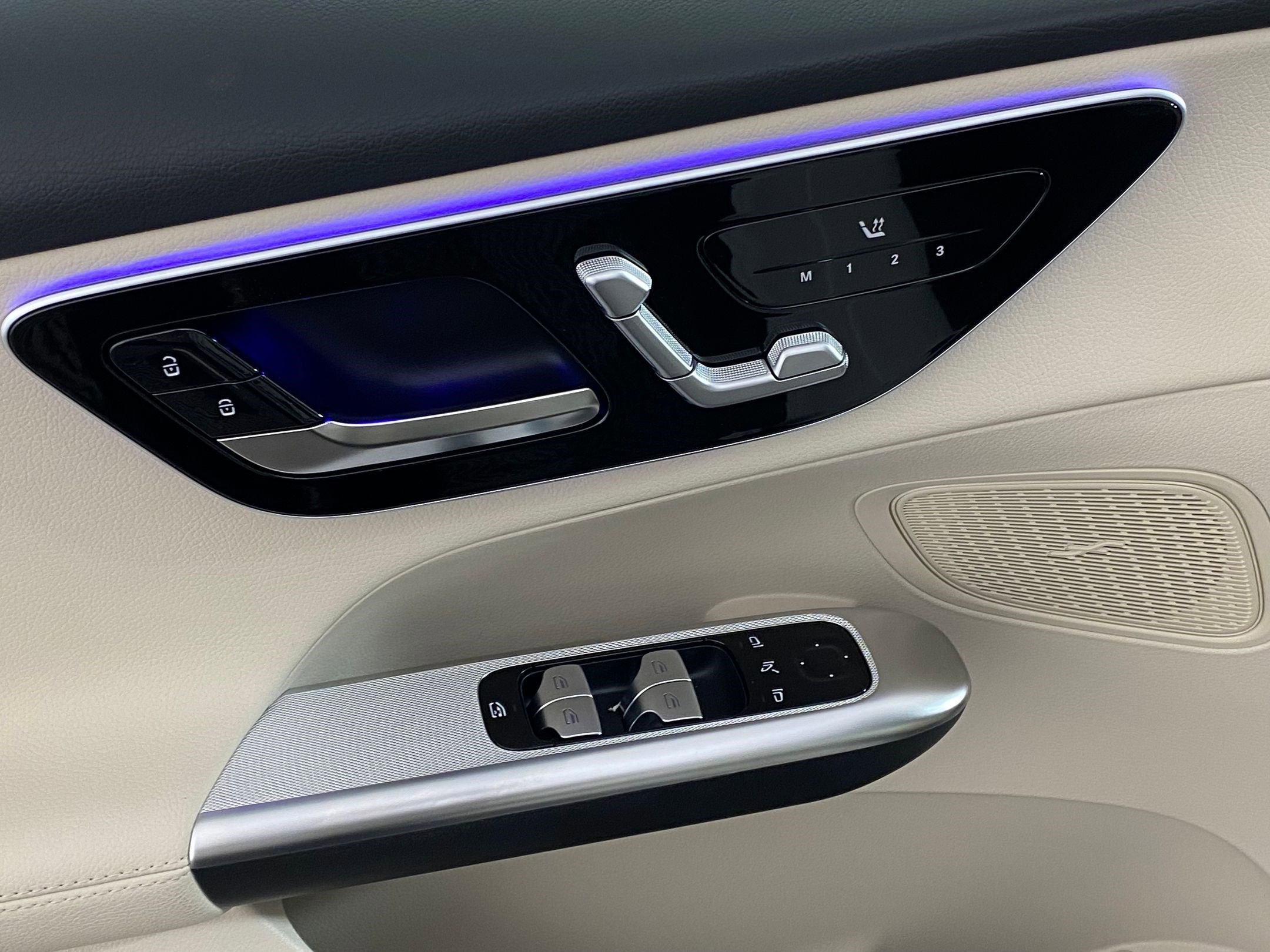 Used 2026 Mercedes-Benz GLC 300 4MATIC image 23