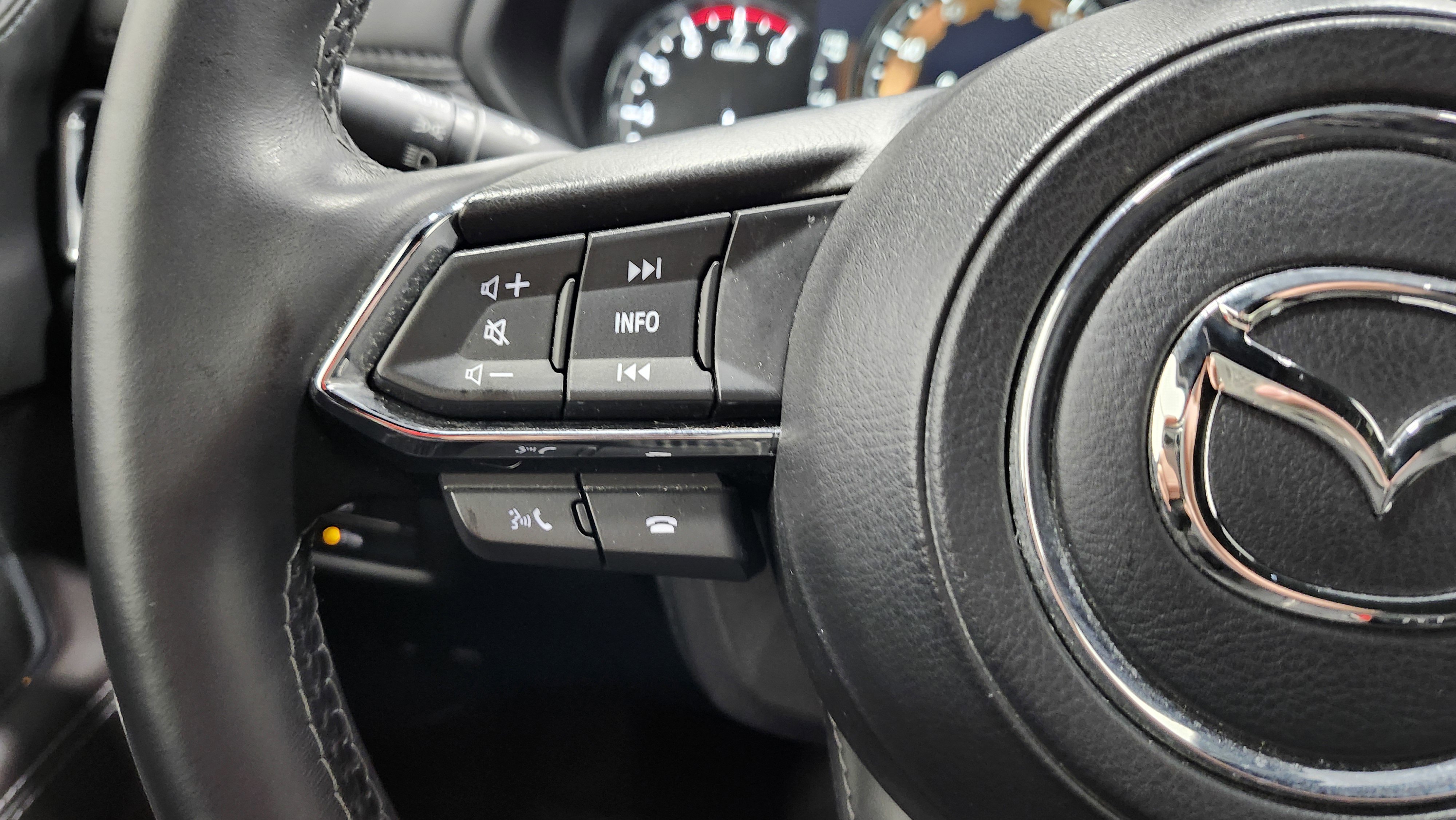 Used 2024 MAZDA CX-5 Signature image 39